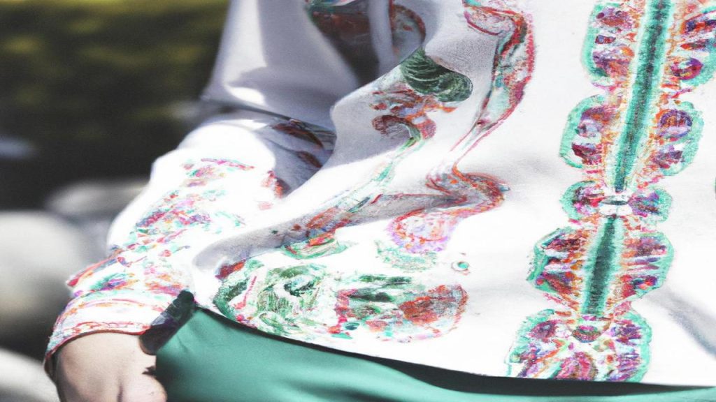 Jaka bluzka do białych spodni będzie najlepsza?